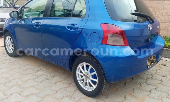 Sayi Na hannu Toyota Yaris Blue Mota in Douala a Ƙasar Kamaru Sayi Na hannu Toyota Yaris Blue Mota in Douala a Ƙasar Kamaru