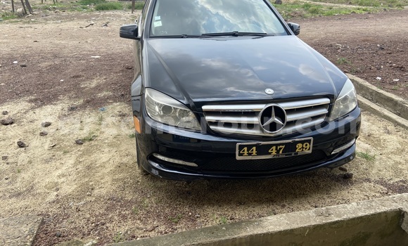 Acheter Occasion Voiture Mercedes‒Benz 300CD Noir à Douala, Littoral Cameroon Acheter Occasion Voiture Mercedes‒Benz 300CD Noir à Douala, Littoral Cameroon