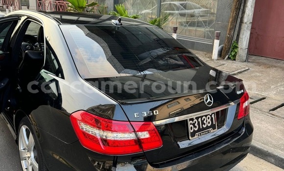 Sayi Na hannu Mercedes‒Benz E–Class Black Mota in Douala a Ƙasar Kamaru Sayi Na hannu Mercedes‒Benz E–Class Black Mota in Douala a Ƙasar Kamaru