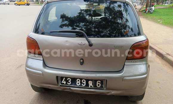 Sayi Na hannu Toyota Yaris Azurfa Mota in Yaounde a Babban Kamaru Sayi Na hannu Toyota Yaris Azurfa Mota in Yaounde a Babban Kamaru