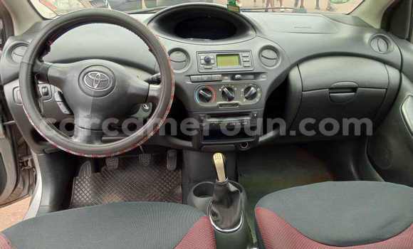 Sayi Na hannu Toyota Yaris Azurfa Mota in Yaounde a Babban Kamaru Sayi Na hannu Toyota Yaris Azurfa Mota in Yaounde a Babban Kamaru