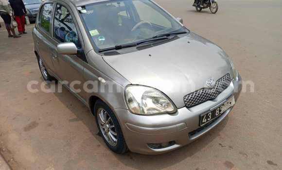 Sayi Na hannu Toyota Yaris Azurfa Mota in Yaounde a Babban Kamaru Sayi Na hannu Toyota Yaris Azurfa Mota in Yaounde a Babban Kamaru