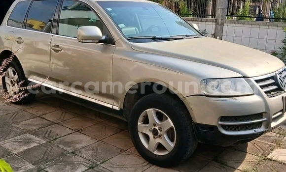 Sayi Na hannu Volkswagen Touareg Azurfa Mota in Douala a Ƙasar Kamaru Sayi Na hannu Volkswagen Touareg Azurfa Mota in Douala a Ƙasar Kamaru