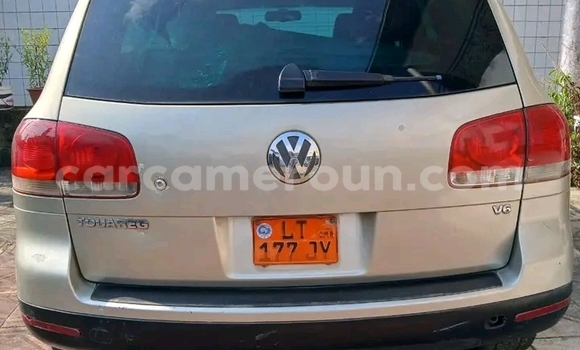 Sayi Na hannu Volkswagen Touareg Azurfa Mota in Douala a Ƙasar Kamaru Sayi Na hannu Volkswagen Touareg Azurfa Mota in Douala a Ƙasar Kamaru