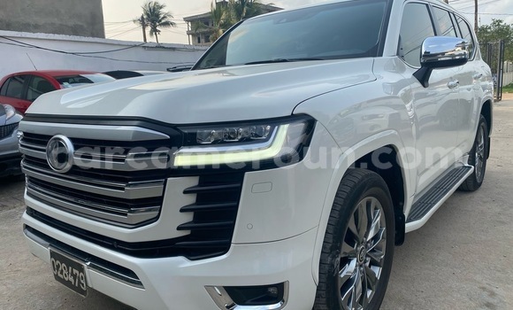 Buy Import Toyota Land Cruiser White Car in Douala in Littoral Cameroon Buy Import Toyota Land Cruiser White Car in Douala in Littoral Cameroon