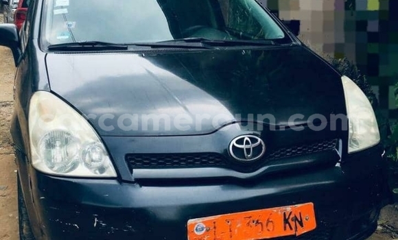 Buy Used Toyota Corolla Verso Black Car in Yaounde in Central Cameroon