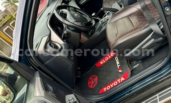 Acheter Import Voiture Toyota RAV4 Noir à Douala, Littoral Cameroon Acheter Import Voiture Toyota RAV4 Noir à Douala, Littoral Cameroon