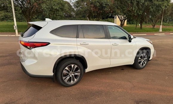 Acheter Neuf Voiture Toyota Highlander Blanc à Yaoundé, Central Cameroon Acheter Neuf Voiture Toyota Highlander Blanc à Yaoundé, Central Cameroon