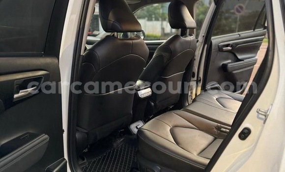 Acheter Neuf Voiture Toyota Highlander Blanc à Yaoundé, Central Cameroon Acheter Neuf Voiture Toyota Highlander Blanc à Yaoundé, Central Cameroon