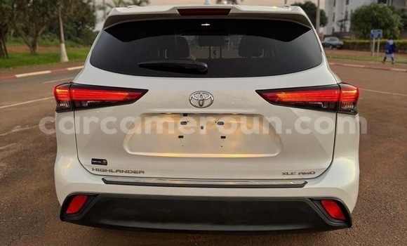 Acheter Neuf Voiture Toyota Highlander Blanc à Yaoundé, Central Cameroon Acheter Neuf Voiture Toyota Highlander Blanc à Yaoundé, Central Cameroon