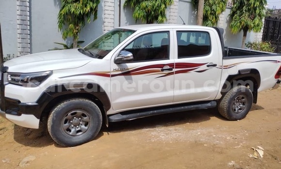 Acheter Neuf Voiture Toyota Hiluxe VIGO Noir à Douala, Littoral Cameroon Acheter Neuf Voiture Toyota Hiluxe VIGO Noir à Douala, Littoral Cameroon
