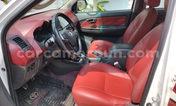 Acheter Neuf Voiture Toyota Hiluxe VIGO Noir à Douala, Littoral Cameroon Acheter Neuf Voiture Toyota Hiluxe VIGO Noir à Douala, Littoral Cameroon