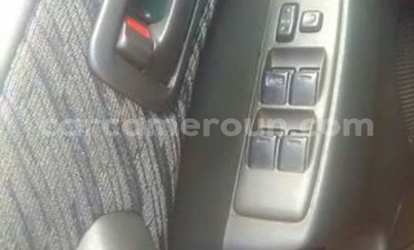 Acheter Occasion Voiture Toyota RAV4 Rouge à Yaoundé, Central Cameroon Acheter Occasion Voiture Toyota RAV4 Rouge à Yaoundé, Central Cameroon