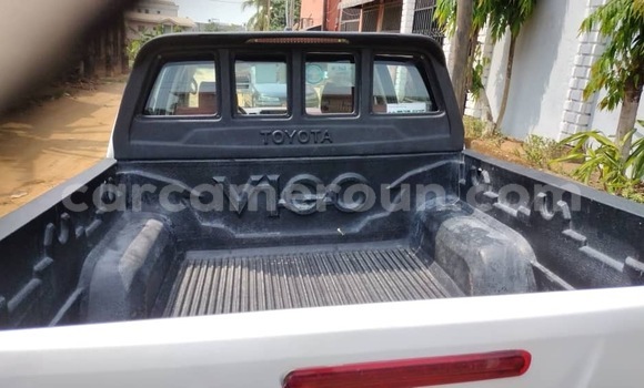 Acheter Neuf Voiture Toyota Hiluxe VIGO Noir à Douala, Littoral Cameroon Acheter Neuf Voiture Toyota Hiluxe VIGO Noir à Douala, Littoral Cameroon