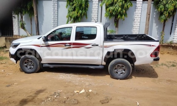 Acheter Neuf Voiture Toyota Hiluxe VIGO Noir à Douala, Littoral Cameroon Acheter Neuf Voiture Toyota Hiluxe VIGO Noir à Douala, Littoral Cameroon