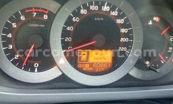 Sayi Na hannu Toyota RAV4 Black Mota in Douala a Ƙasar Kamaru Sayi Na hannu Toyota RAV4 Black Mota in Douala a Ƙasar Kamaru