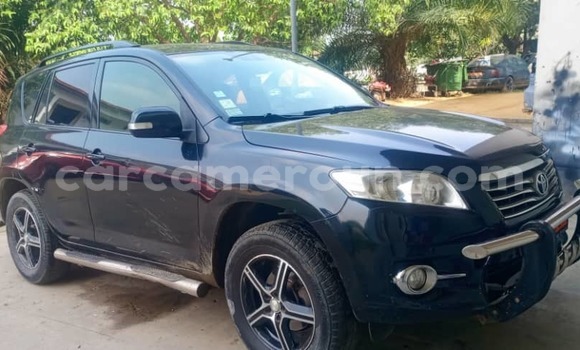 Sayi Na hannu Toyota RAV4 Black Mota in Douala a Ƙasar Kamaru Sayi Na hannu Toyota RAV4 Black Mota in Douala a Ƙasar Kamaru