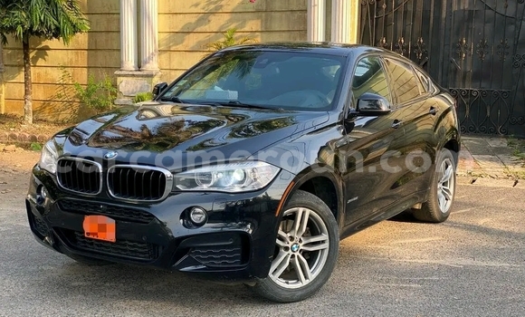 Sayi Na hannu BMW X6 Black Mota in Douala a Ƙasar Kamaru