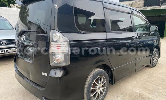 Acheter Import Voiture Toyota Voxy Noir à Douala, Littoral Cameroon Acheter Import Voiture Toyota Voxy Noir à Douala, Littoral Cameroon