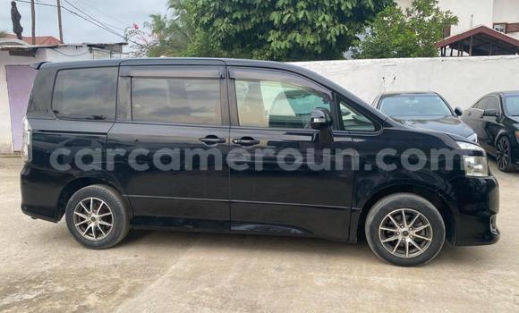 Acheter Import Voiture Toyota Voxy Noir à Douala, Littoral Cameroon Acheter Import Voiture Toyota Voxy Noir à Douala, Littoral Cameroon