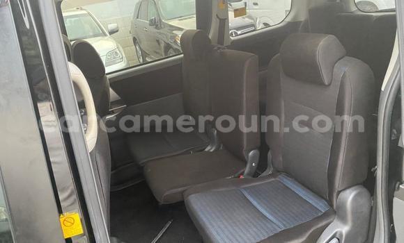 Acheter Import Voiture Toyota Voxy Noir à Douala, Littoral Cameroon Acheter Import Voiture Toyota Voxy Noir à Douala, Littoral Cameroon