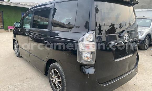 Acheter Import Voiture Toyota Voxy Noir à Douala, Littoral Cameroon Acheter Import Voiture Toyota Voxy Noir à Douala, Littoral Cameroon