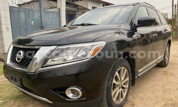 Sayi Imported Nissan Pathfinder Black Mota in Douala a Ƙasar Kamaru