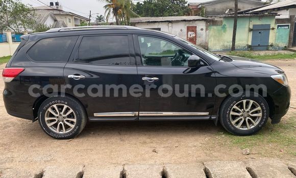 Sayi Imported Nissan Pathfinder Black Mota in Douala a Ƙasar Kamaru Sayi Imported Nissan Pathfinder Black Mota in Douala a Ƙasar Kamaru