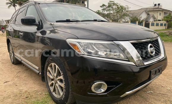 Sayi Imported Nissan Pathfinder Black Mota in Douala a Ƙasar Kamaru Sayi Imported Nissan Pathfinder Black Mota in Douala a Ƙasar Kamaru