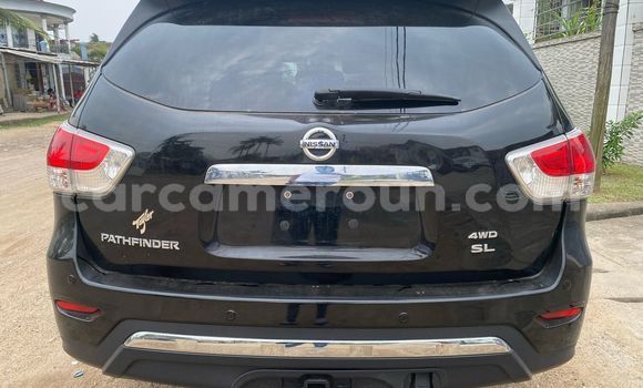 Sayi Imported Nissan Pathfinder Black Mota in Douala a Ƙasar Kamaru Sayi Imported Nissan Pathfinder Black Mota in Douala a Ƙasar Kamaru