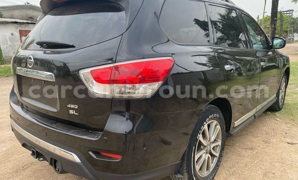 Sayi Imported Nissan Pathfinder Black Mota in Douala a Ƙasar Kamaru Sayi Imported Nissan Pathfinder Black Mota in Douala a Ƙasar Kamaru