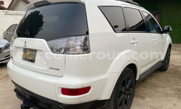 Acheter Import Voiture Mitsubishi Outlander Blanc à Douala, Littoral Cameroon Acheter Import Voiture Mitsubishi Outlander Blanc à Douala, Littoral Cameroon