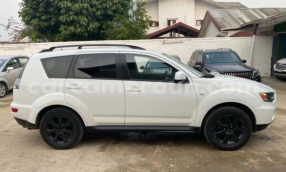 Acheter Import Voiture Mitsubishi Outlander Blanc à Douala, Littoral Cameroon Acheter Import Voiture Mitsubishi Outlander Blanc à Douala, Littoral Cameroon