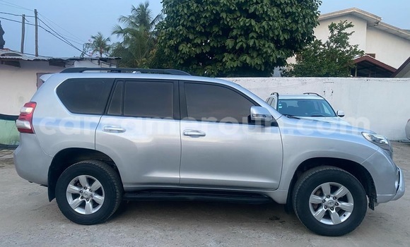 Acheter Import Voiture Toyota Land Cruiser Prado Blanc à Douala, Littoral Cameroon Acheter Import Voiture Toyota Land Cruiser Prado Blanc à Douala, Littoral Cameroon