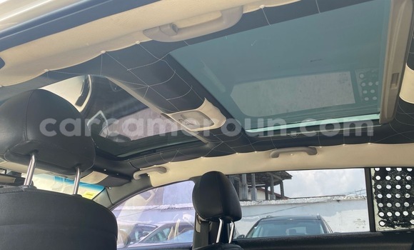 Buy Import Kia Sportage White Car in Douala in Littoral Cameroon Buy Import Kia Sportage White Car in Douala in Littoral Cameroon