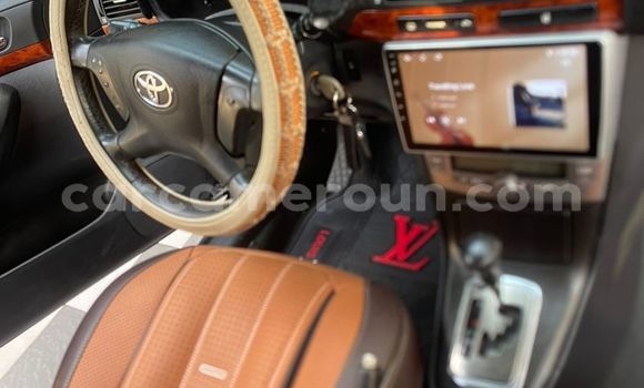 Sayi Na hannu Toyota Avensis Black Mota in Douala a Ƙasar Kamaru Sayi Na hannu Toyota Avensis Black Mota in Douala a Ƙasar Kamaru