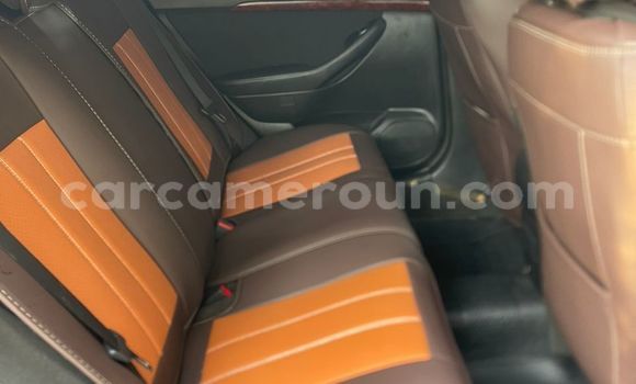 Sayi Na hannu Toyota Avensis Black Mota in Douala a Ƙasar Kamaru Sayi Na hannu Toyota Avensis Black Mota in Douala a Ƙasar Kamaru