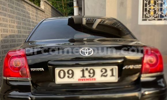 Sayi Na hannu Toyota Avensis Black Mota in Douala a Ƙasar Kamaru Sayi Na hannu Toyota Avensis Black Mota in Douala a Ƙasar Kamaru