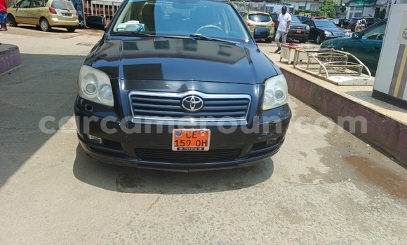 Buy Used Toyota Avensis Blue Car in Douala in Littoral Cameroon