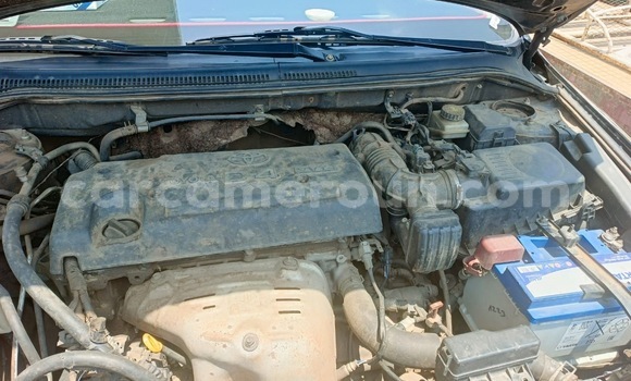 Sayi Na hannu Toyota Avensis Blue Mota in Douala a Ƙasar Kamaru Sayi Na hannu Toyota Avensis Blue Mota in Douala a Ƙasar Kamaru