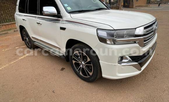 Buy Used Toyota Land Cruiser White Car in Yaounde in Central Cameroon Buy Used Toyota Land Cruiser White Car in Yaounde in Central Cameroon