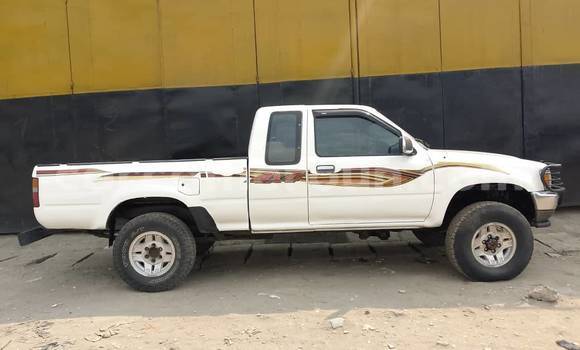 Buy Used Toyota Pickup White Car in Yaounde in Central Cameroon Buy Used Toyota Pickup White Car in Yaounde in Central Cameroon