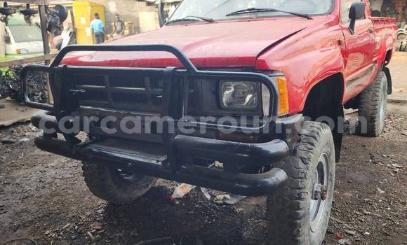 Acheter Occasion Voiture Toyota Picnic Rouge à Yaoundé, Central Cameroon Acheter Occasion Voiture Toyota Picnic Rouge à Yaoundé, Central Cameroon