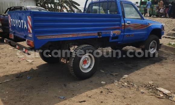 Acheter Occasion Voiture Toyota Pickup Bleu à Yaoundé, Central Cameroon Acheter Occasion Voiture Toyota Pickup Bleu à Yaoundé, Central Cameroon