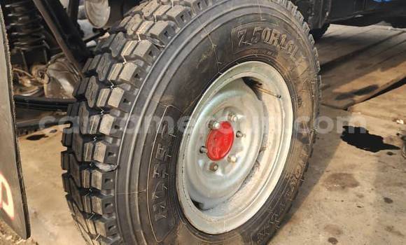 Acheter Occasion Voiture Toyota Pickup Bleu à Yaoundé, Central Cameroon Acheter Occasion Voiture Toyota Pickup Bleu à Yaoundé, Central Cameroon
