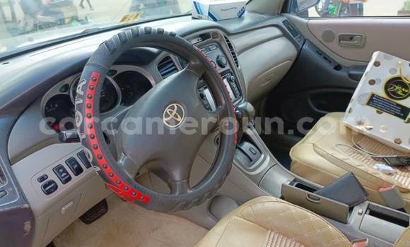 Acheter Occasion Voiture Toyota Highlander Bleu à Yaoundé, Central Cameroon Acheter Occasion Voiture Toyota Highlander Bleu à Yaoundé, Central Cameroon