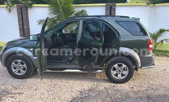 Acheter Occasion Voiture Kia Sorento Noir à Yaoundé, Central Cameroon Acheter Occasion Voiture Kia Sorento Noir à Yaoundé, Central Cameroon
