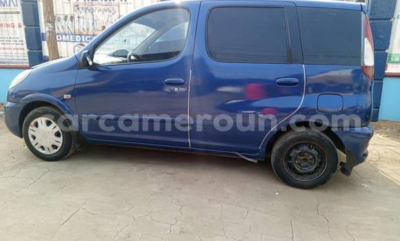 Acheter Occasion Voiture Toyota Yaris Verso Bleu à Yaoundé, Central Cameroon Acheter Occasion Voiture Toyota Yaris Verso Bleu à Yaoundé, Central Cameroon