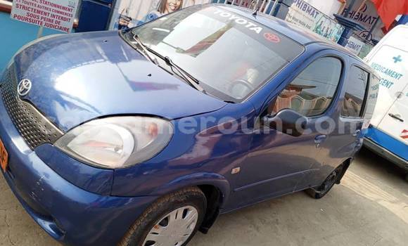Acheter Occasion Voiture Toyota Yaris Verso Bleu à Yaoundé, Central Cameroon Acheter Occasion Voiture Toyota Yaris Verso Bleu à Yaoundé, Central Cameroon