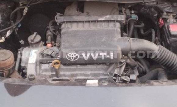 Acheter Occasion Voiture Toyota Yaris Noir à Yaoundé, Central Cameroon Acheter Occasion Voiture Toyota Yaris Noir à Yaoundé, Central Cameroon